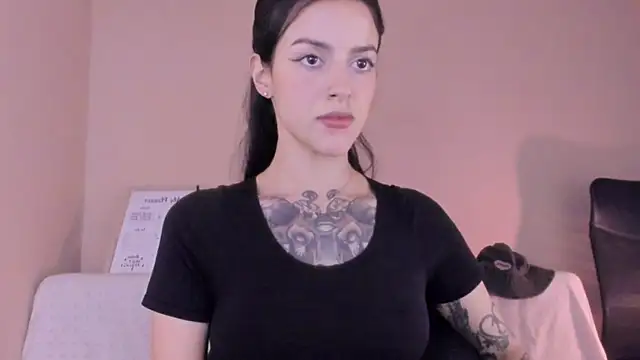 Snapshot of phoenix_xx chatting on March 28, 12:10 am phoenix xx online show from March 28, 12:10 am