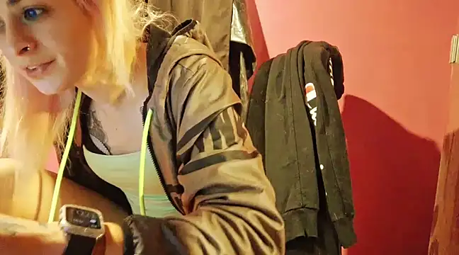 watermellonpussy online show from January 17, 5:11 am