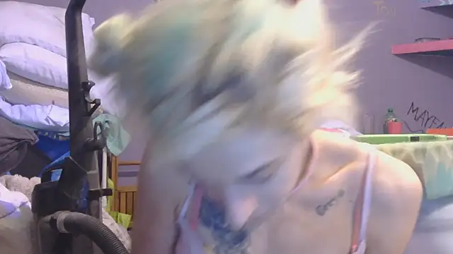 Snapshot of watermellonpussy chatting on November 15, 5:27 am watermellonpussy online show from November 15, 5:27 am