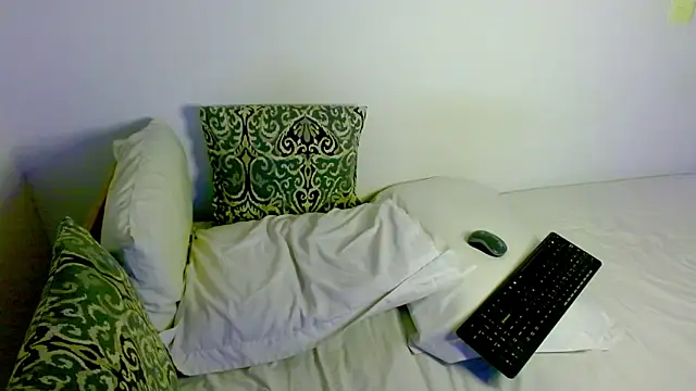 Snapshot of samanta_r_ chatting on March 1, 5:15 pm samanta r online show from March 1, 5:15 pm