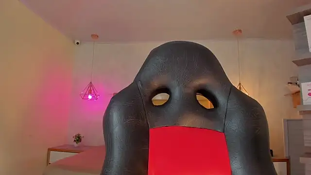 LARSONMIA online show from March 10, 12:21 pm