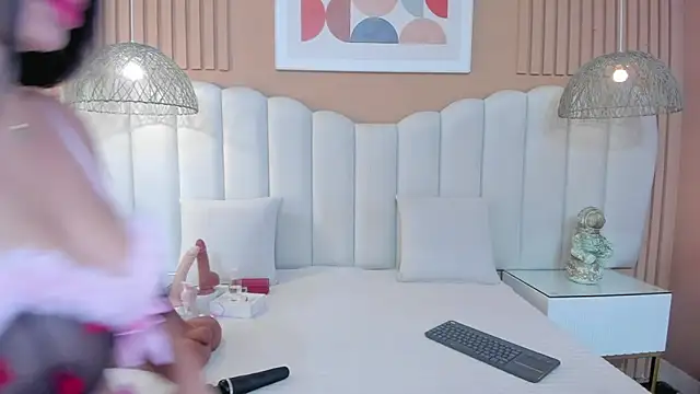 Snapshot of Sara_Vanegas chatting on March 24, 11:37 am Sara Vanegas online show from March 24, 11:37 am