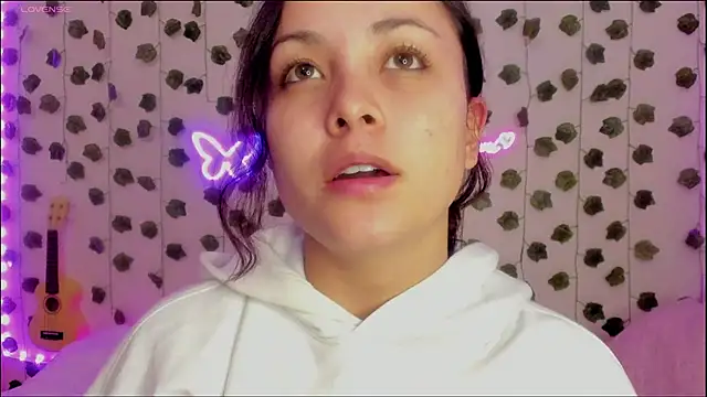 Snapshot of Megan_Rodrigo chatting on January 5, 10:29 pm Megan Rodrigo online show from January 5, 10:29 pm