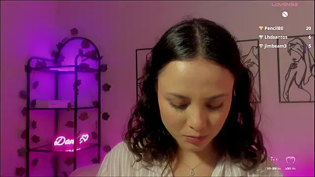 Snapshot of Megan_Rodrigo chatting on January 19, 10:28 pm Megan Rodrigo online show from January 19, 10:28 pm