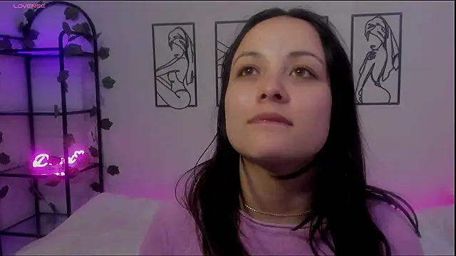 Snapshot of Megan_Rodrigo chatting on January 23, 7:51 pm Megan Rodrigo online show from January 23, 7:51 pm