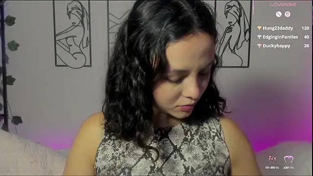 Snapshot of Megan_Rodrigo chatting on February 1, 11:58 pm Megan Rodrigo online show from February 1, 11:58 pm