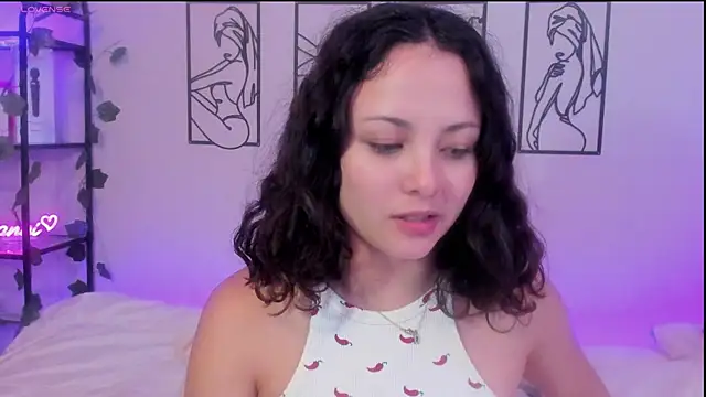 Snapshot of Megan_Rodrigo chatting on March 7, 7:38 pm Megan Rodrigo online show from March 7, 7:38 pm
