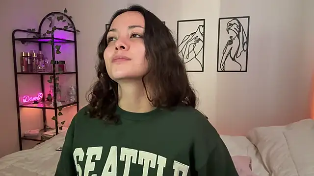 Megan Rodrigo online show from November 22, 3:55 pm