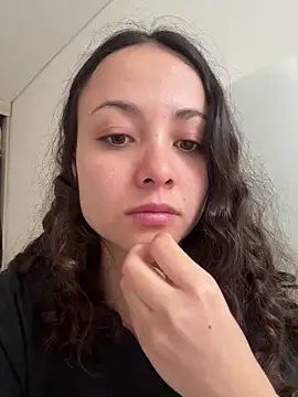Megan Rodrigo online show from May 19, 12:00 pm