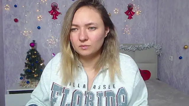 Snapshot of SallyVerda chatting on December 28, 4:30 am SallyVerda online show from December 28, 4:30 am