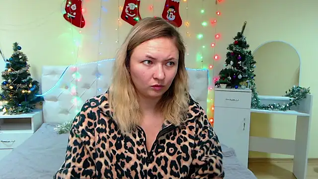 Snapshot of SallyVerda chatting on December 28, 10:55 pm SallyVerda online show from December 28, 10:55 pm