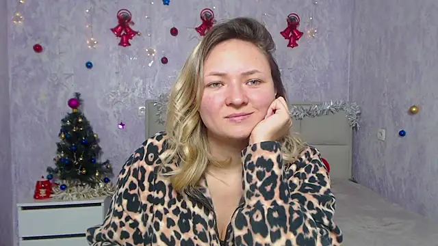 Snapshot of SallyVerda chatting on January 3, 6:55 am SallyVerda online show from January 3, 6:55 am