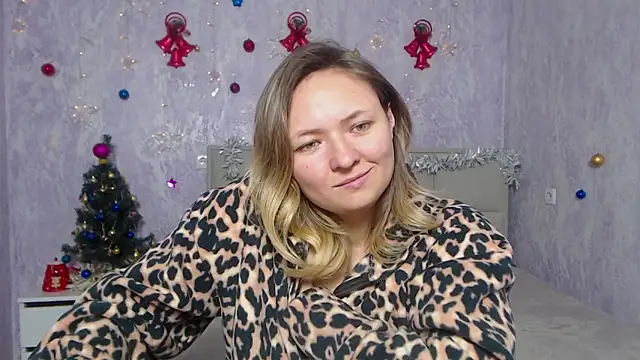 Snapshot of SallyVerda chatting on January 3, 9:58 am SallyVerda online show from January 3, 9:58 am
