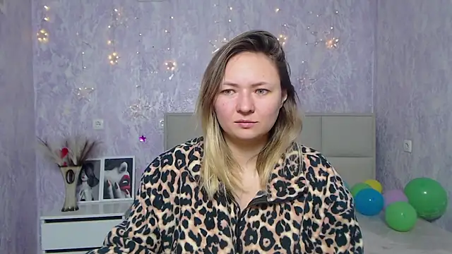 Snapshot of SallyVerda chatting on January 17, 6:23 pm SallyVerda online show from January 17, 6:23 pm