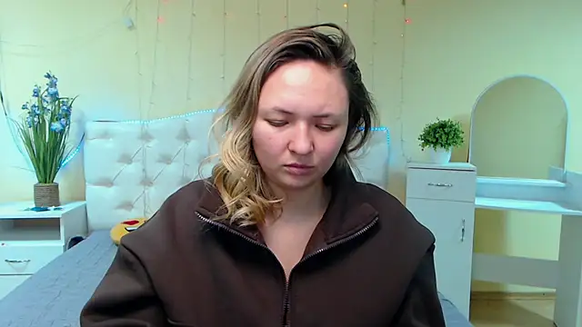 Snapshot of SallyVerda chatting on January 18, 9:24 pm SallyVerda online show from January 18, 9:24 pm