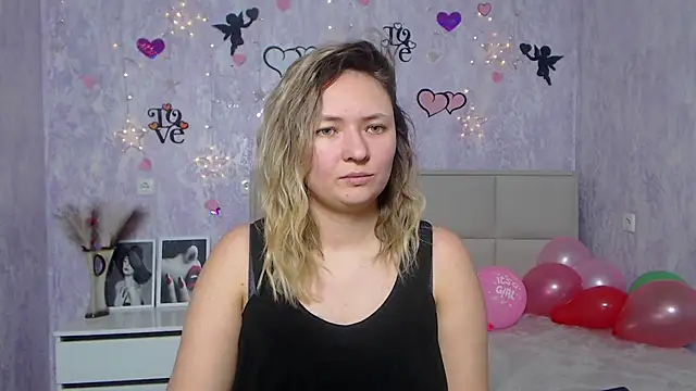 Snapshot of SallyVerda chatting on February 1, 10:02 pm SallyVerda online show from February 1, 10:02 pm