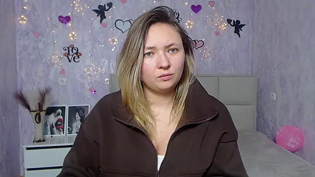 Snapshot of SallyVerda chatting on February 6, 11:04 pm SallyVerda online show from February 6, 11:04 pm