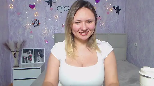 Snapshot of SallyVerda chatting on February 12, 10:37 pm SallyVerda online show from February 12, 10:37 pm
