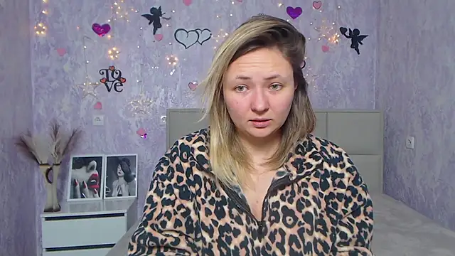Snapshot of SallyVerda chatting on February 13, 7:42 pm SallyVerda online show from February 13, 7:42 pm