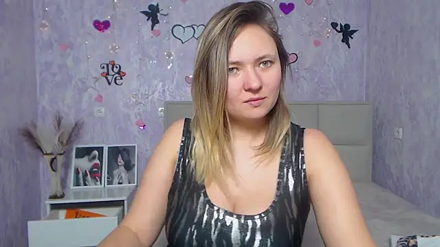 Snapshot of SallyVerda chatting on February 13, 11:15 pm SallyVerda online show from February 13, 11:15 pm
