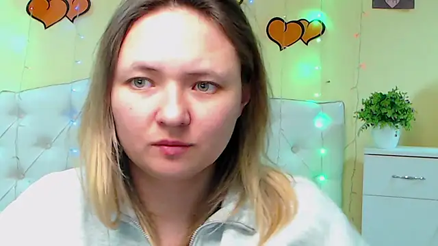 Snapshot of SallyVerda chatting on February 15, 3:52 am SallyVerda online show from February 15, 3:52 am