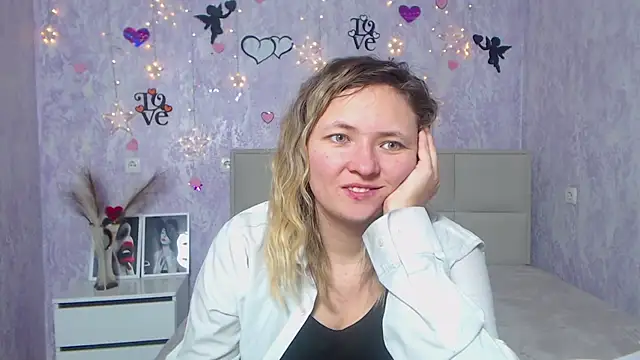 Snapshot of SallyVerda chatting on February 20, 4:07 am SallyVerda online show from February 20, 4:07 am