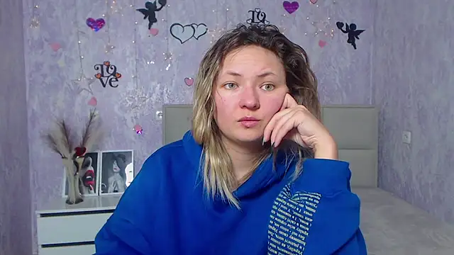 Snapshot of SallyVerda chatting on February 20, 9:53 pm SallyVerda online show from February 20, 9:53 pm