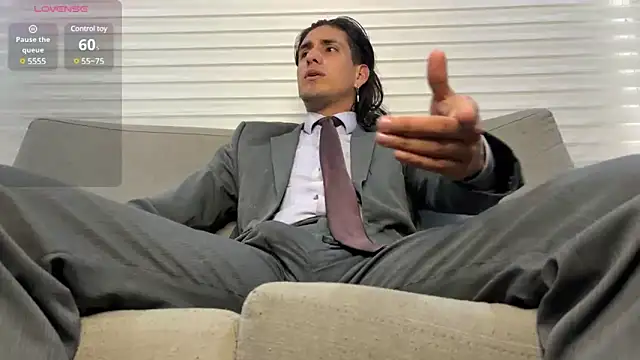 Tom blunt96 online show from February 5, 7:20 pm