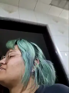 lucky-leah online show from February 7, 7:07 am