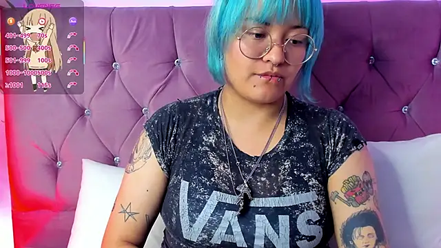 lucky-leah online show from February 23, 3:45 am