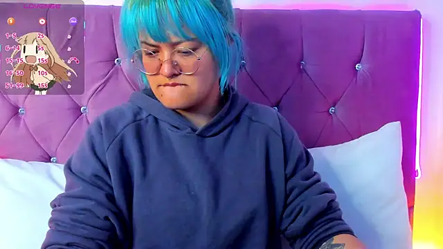 lucky-leah online show from February 25, 3:42 am