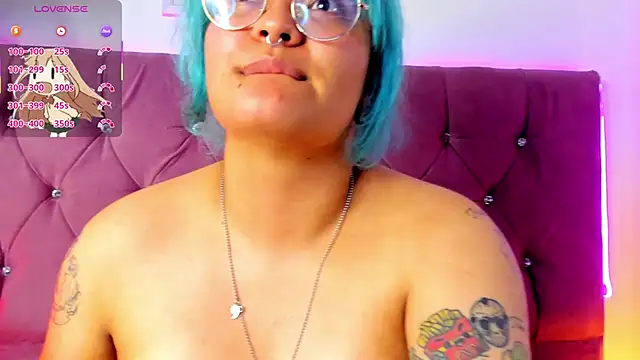 lucky-leah online show from February 27, 10:37 am