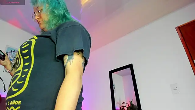 lucky-leah online show from March 19, 3:30 am