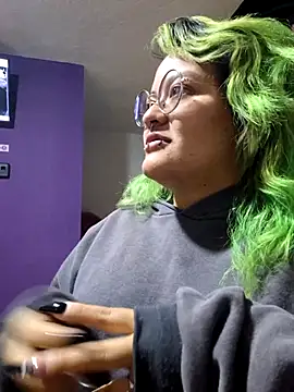 lucky-leah online show from September 26, 4:16 am