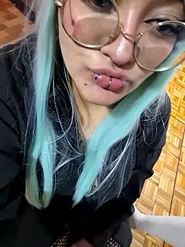 lucky-leah online show from October 5, 6:12 am