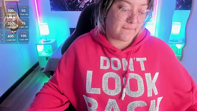 lucky-leah online show from December 2, 3:34 am