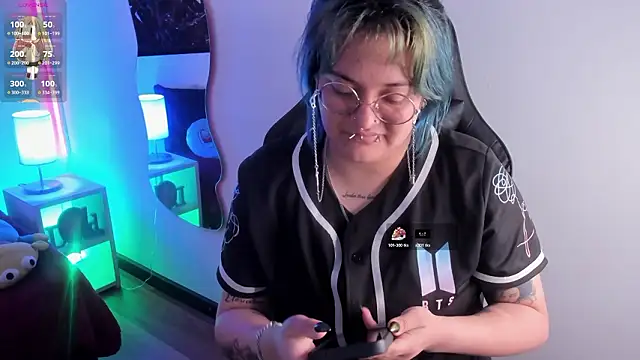 lucky-leah online show from March 28, 4:01 am