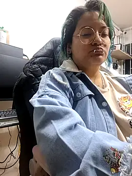 lucky-leah online show from June 17, 3:53 am