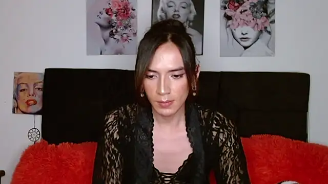 Snapshot of pearllatin chatting on October 3, 1:24 am pearllatin online show from October 3, 1:24 am