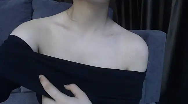 Snapshot of LtReina chatting on January 25, 1:21 am LtReina online show from January 25, 1:21 am