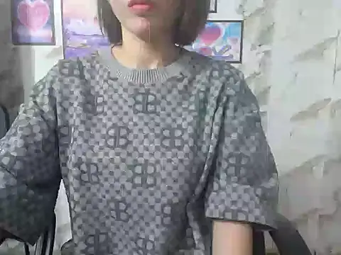 Snapshot of Love_bug15 chatting on March 13, 12:02 pm Love bug15 online show from March 13, 12:02 pm