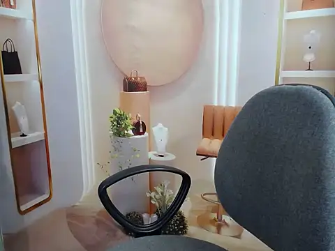 Snapshot of Love_bug15 chatting on February 5, 1:27 pm Love bug15 online show from February 5, 1:27 pm