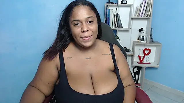 Snapshot of bbw_charlote chatting on January 7, 11:58 am bbw charlote online show from January 7, 11:58 am