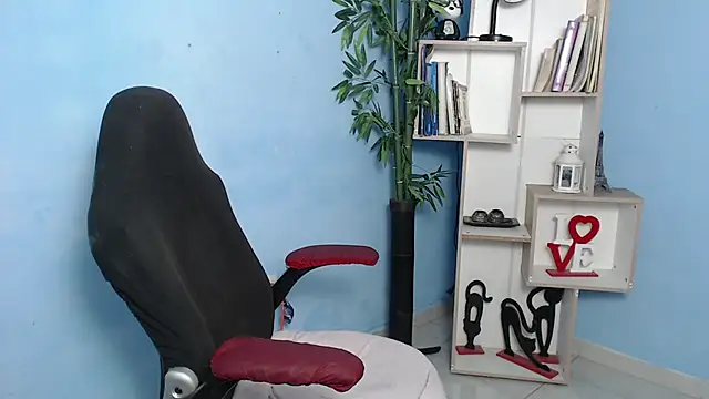 Snapshot of bbw_charlote chatting on January 21, 6:12 pm bbw charlote online show from January 21, 6:12 pm