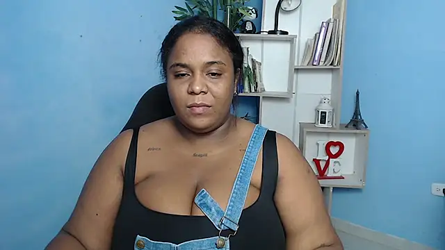 Snapshot of bbw_charlote chatting on January 28, 12:00 pm bbw charlote online show from January 28, 12:00 pm