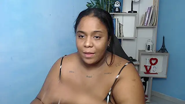 Snapshot of bbw_charlote chatting on February 7, 12:06 pm bbw charlote online show from February 7, 12:06 pm