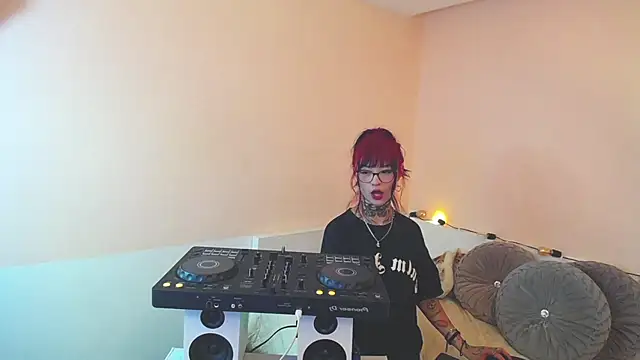 Snapshot of Isabella__dark chatting on December 3, 1:30 am Isabella dark online show from December 3, 1:30 am