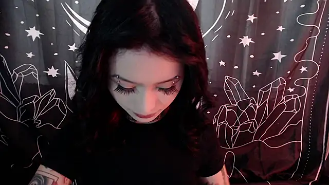 Snapshot of Isabella__dark chatting on January 6, 10:15 pm Isabella dark online show from January 6, 10:15 pm