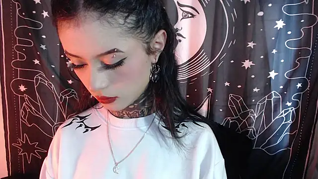 Snapshot of Isabella__dark chatting on January 11, 10:07 pm Isabella dark online show from January 11, 10:07 pm