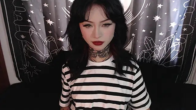 Snapshot of Isabella__dark chatting on January 28, 8:58 pm Isabella dark online show from January 28, 8:58 pm